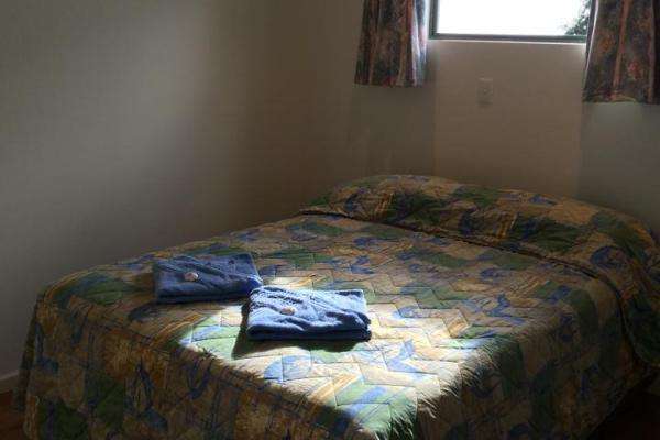 Swan Queen Bed Semi-Deluxe Cabin